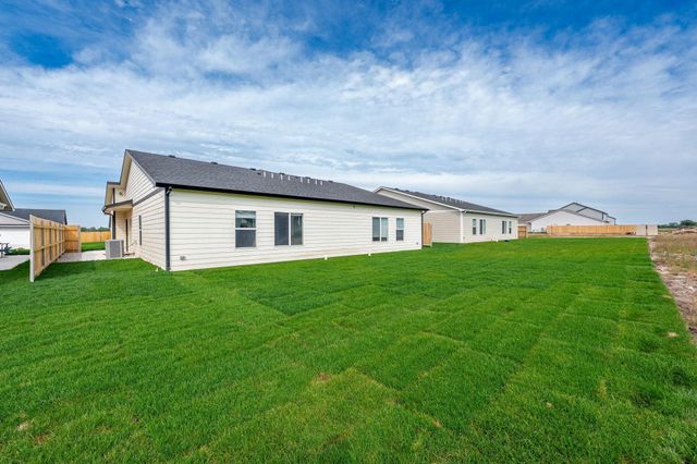 619 E Briarbrook Ln, Park City, KS 67147