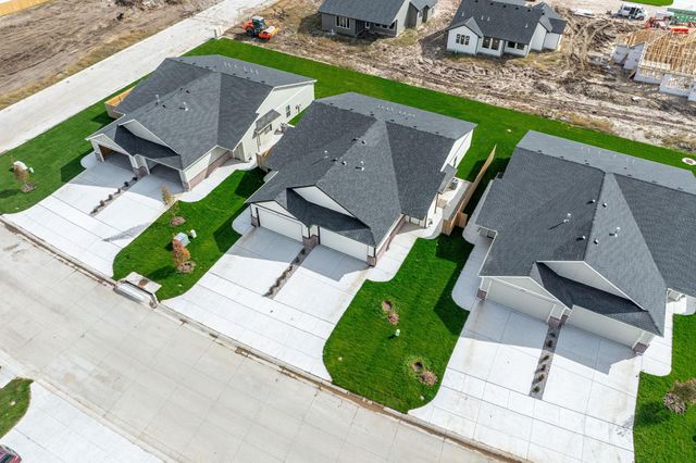 619 E Briarbrook Ln, Park City, KS 67147