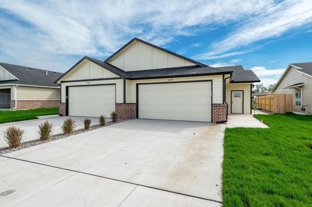 619 E Briarbrook Ln, Park City, KS 67147