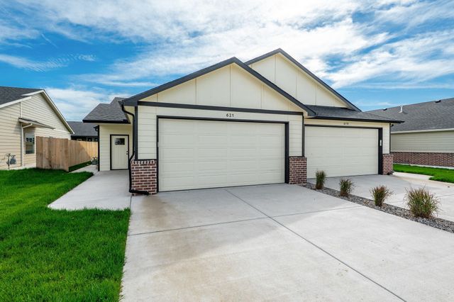 619 E Briarbrook Ln, Park City, KS 67147