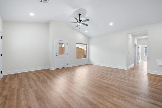619 E Briarbrook Ln, Park City, KS 67147