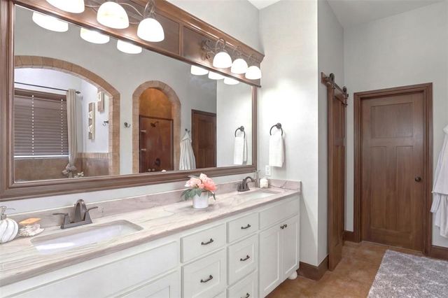 4516 Boulder Bridge Way, Edmond, OK 73034