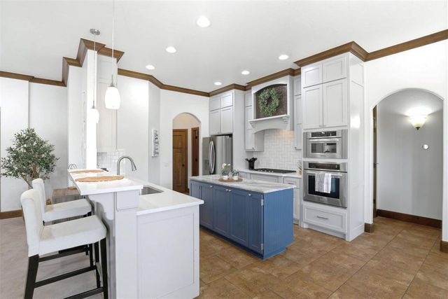 4516 Boulder Bridge Way, Edmond, OK 73034