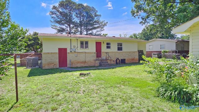 3208 Fairacres Road SW, Huntsville, AL 35805