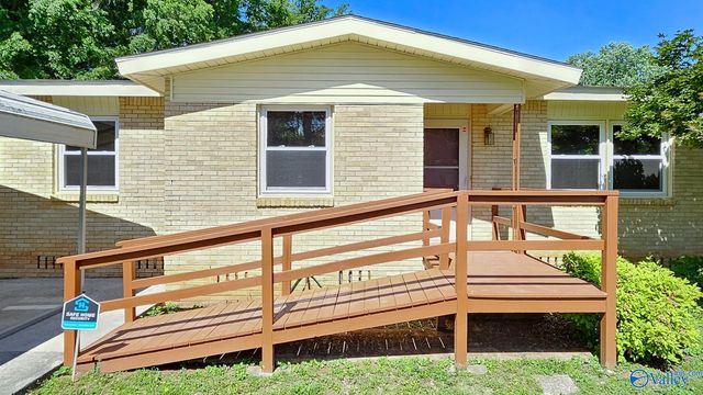 3208 Fairacres Road SW, Huntsville, AL 35805
