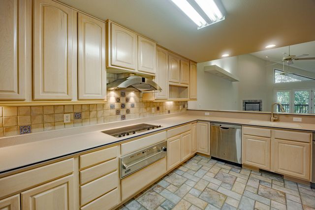 219 S Southport Lane 31, Kimberling City, MO 65686
