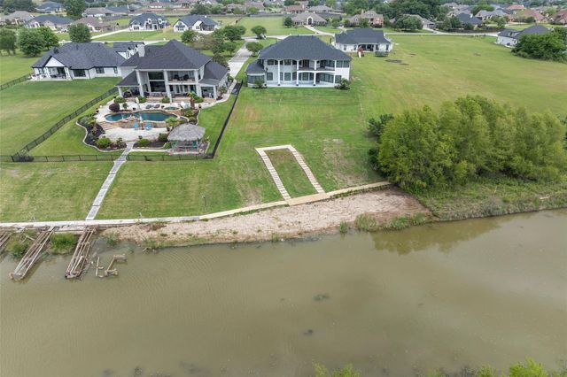 11673 Grandview Drive, Montgomery, TX 77356