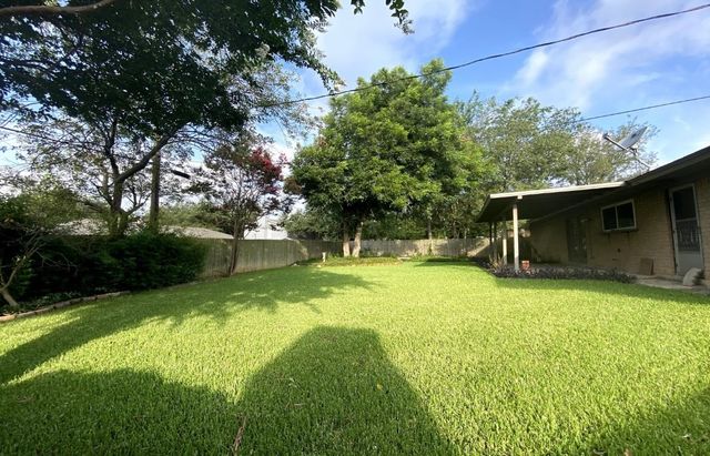 3417 Glenmont Drive, Fort Worth, TX 76133