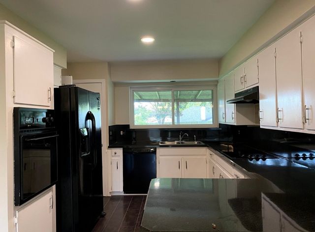 3417 Glenmont Drive, Fort Worth, TX 76133