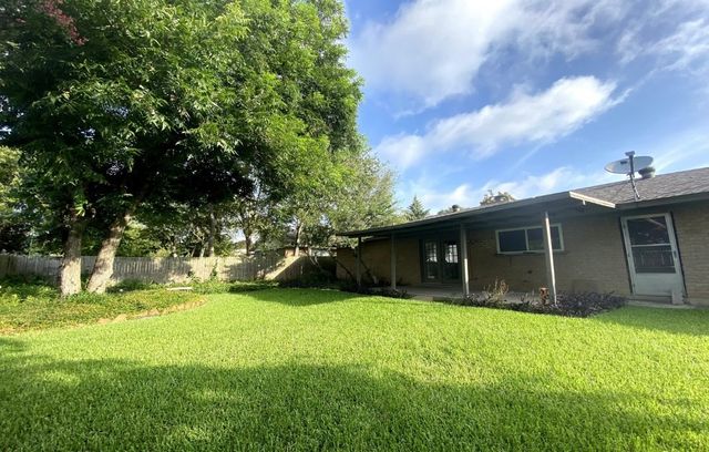 3417 Glenmont Drive, Fort Worth, TX 76133