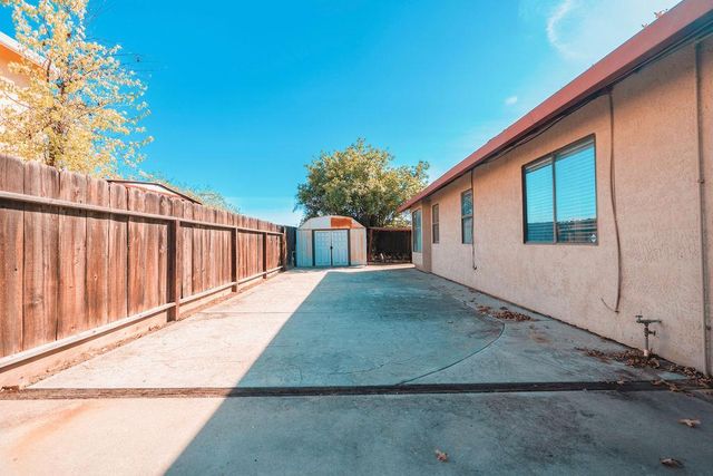 2808 Canyon Dr, Modesto, CA 95351