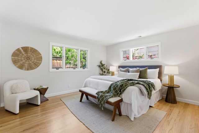 330 S El Monte Avenue, Los Altos, CA 94022