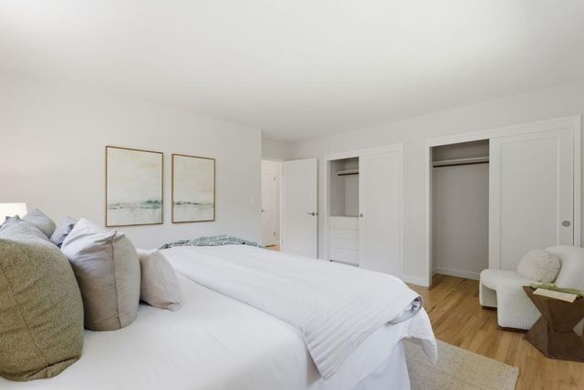 330 S El Monte Avenue, Los Altos, CA 94022