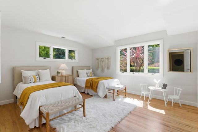 330 S El Monte Avenue, Los Altos, CA 94022