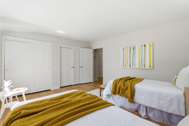 330 S El Monte Avenue, Los Altos, CA 94022