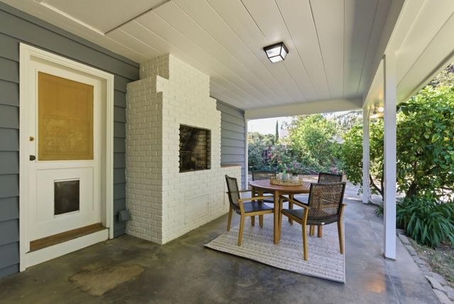 330 S El Monte Avenue, Los Altos, CA 94022