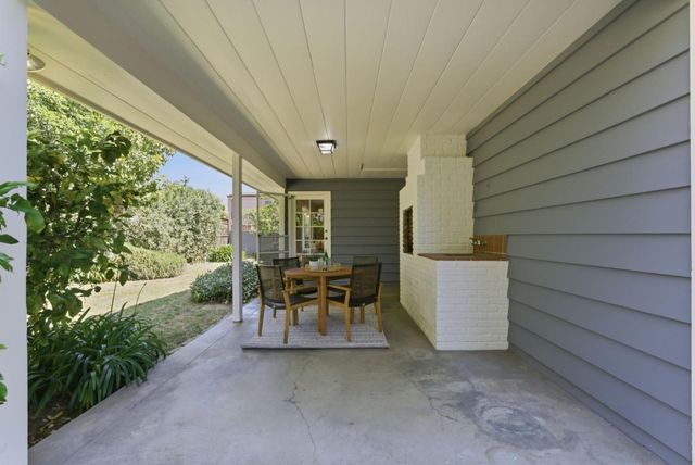 330 S El Monte Avenue, Los Altos, CA 94022