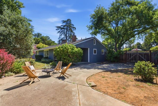 330 S El Monte Avenue, Los Altos, CA 94022