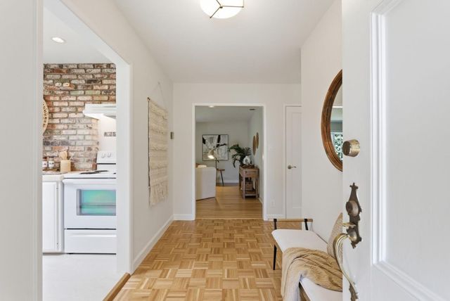 330 S El Monte Avenue, Los Altos, CA 94022