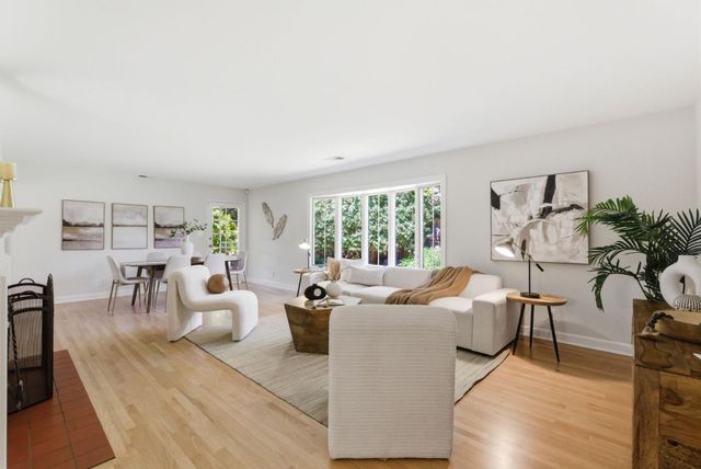 330 S El Monte Avenue, Los Altos, CA 94022
