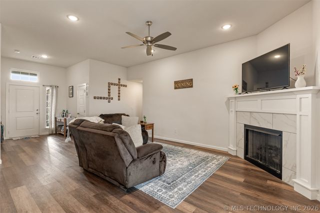 10930 S 274th East Avenue, Coweta, OK 74429