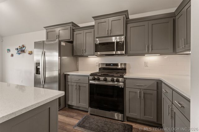 10930 S 274th East Avenue, Coweta, OK 74429