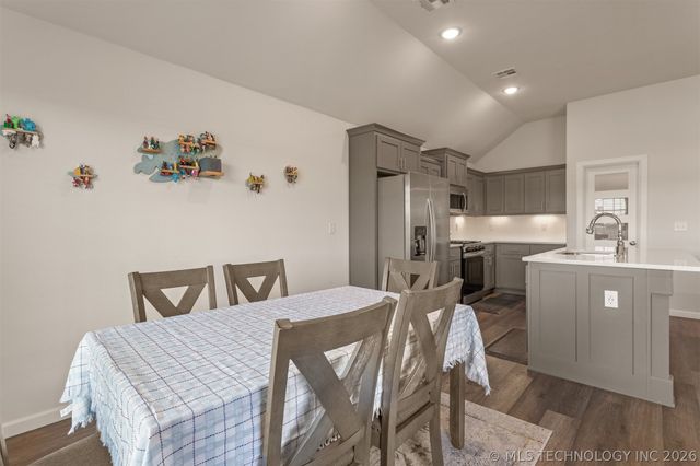 10930 S 274th East Avenue, Coweta, OK 74429