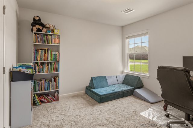 10930 S 274th East Avenue, Coweta, OK 74429