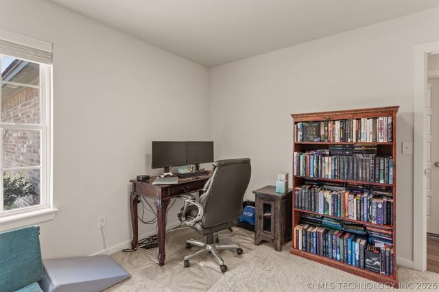 10930 S 274th East Avenue, Coweta, OK 74429