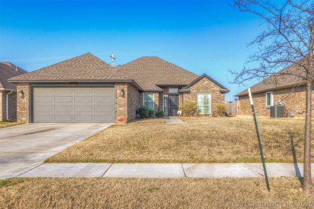 10930 S 274th East Avenue, Coweta, OK 74429