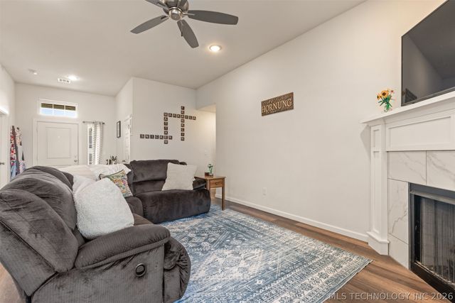 10930 S 274th East Avenue, Coweta, OK 74429