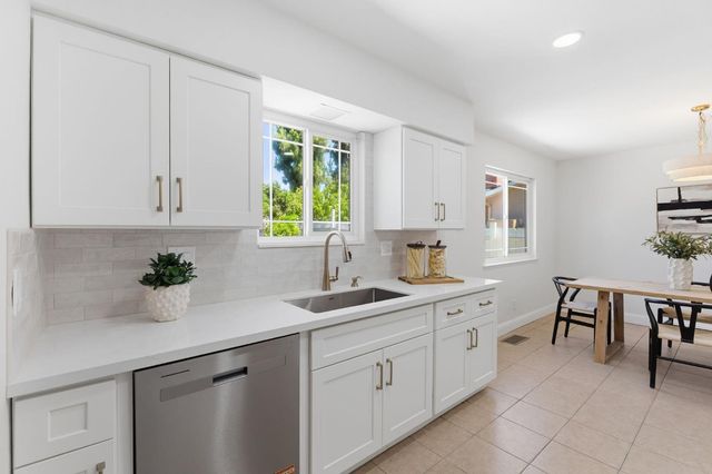 5786 N Lead Avenue, Fresno, CA 93711