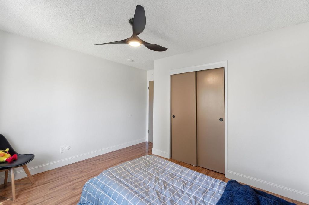 Image 16 of property listing at 5786 N Lead Avenue, Fresno, CA 93711