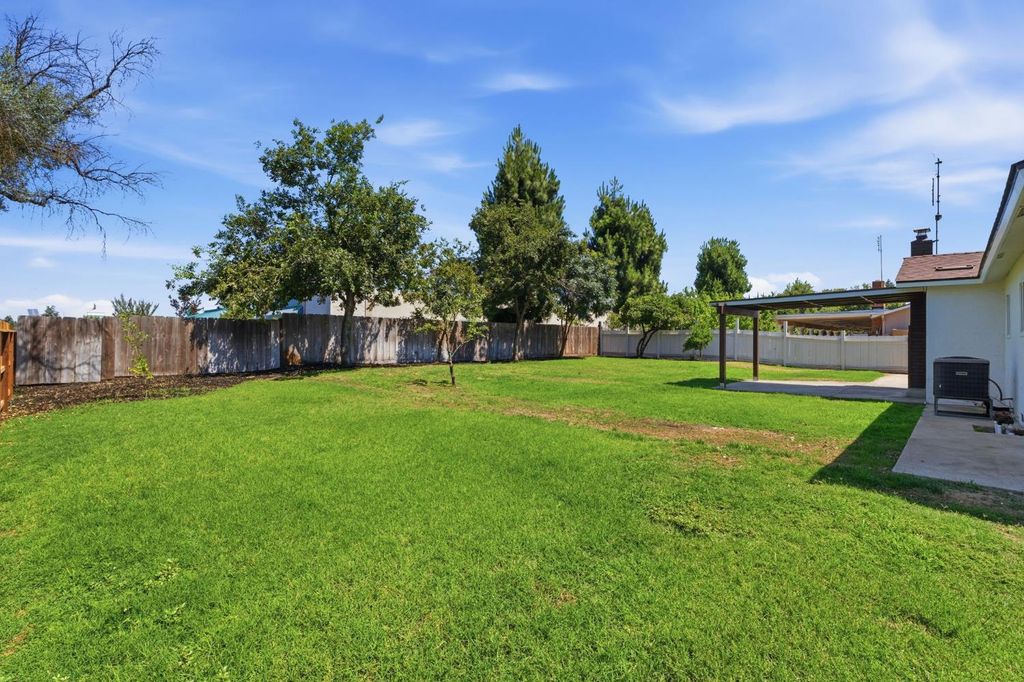 Image 24 of property listing at 5786 N Lead Avenue, Fresno, CA 93711