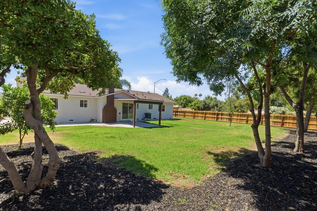 Image 27 of property listing at 5786 N Lead Avenue, Fresno, CA 93711