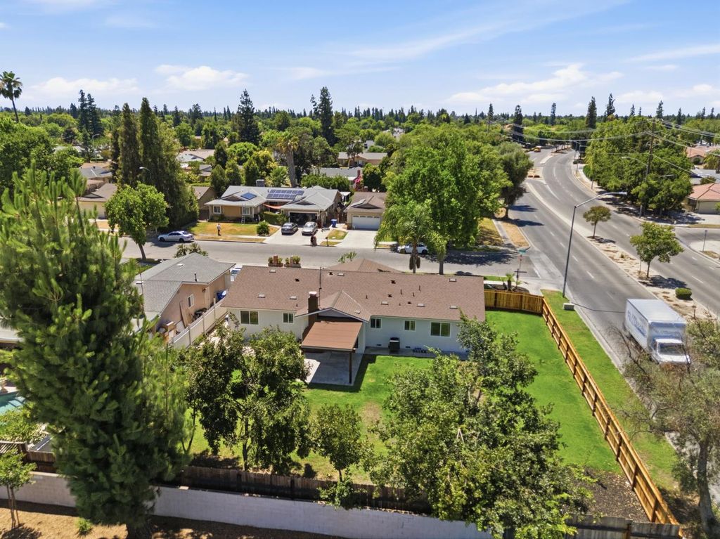 Image 29 of property listing at 5786 N Lead Avenue, Fresno, CA 93711