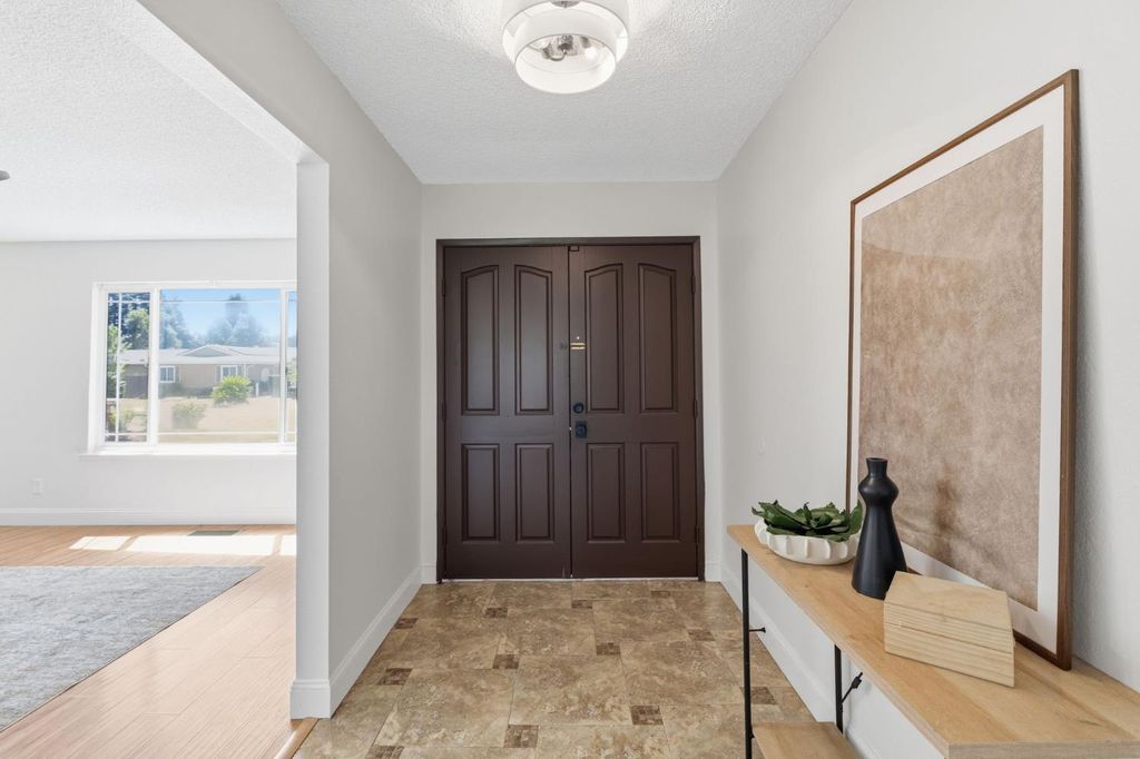 Image 5 of property listing at 5786 N Lead Avenue, Fresno, CA 93711