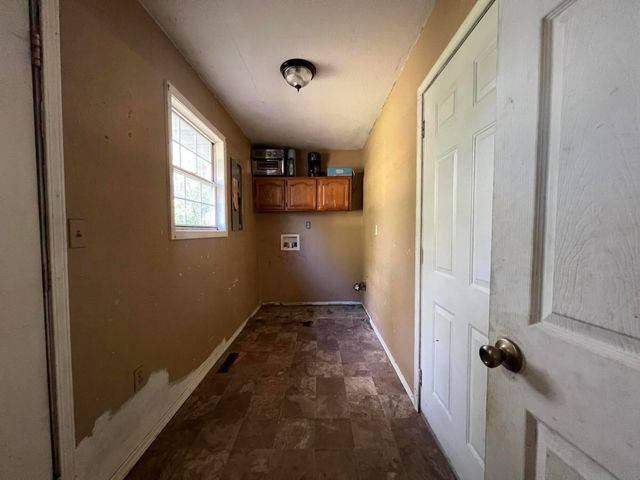 1021 West Crestview Lane, Republic, MO 65738