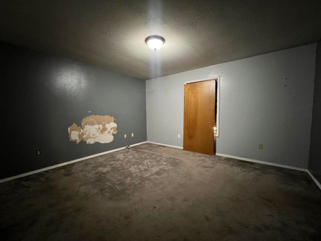 1021 West Crestview Lane, Republic, MO 65738