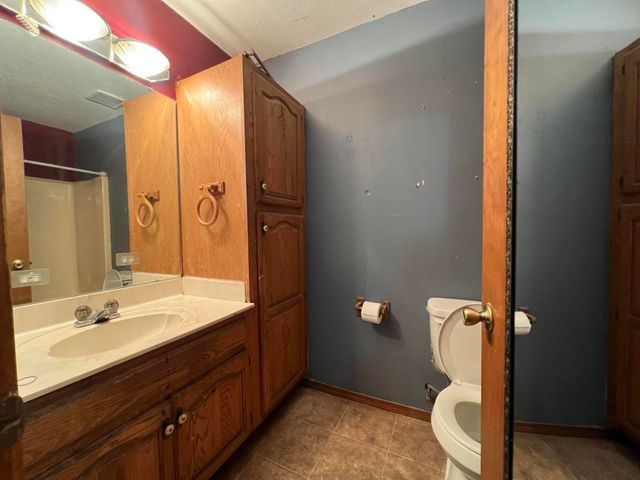 1021 West Crestview Lane, Republic, MO 65738