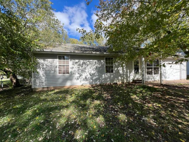 1021 West Crestview Lane, Republic, MO 65738