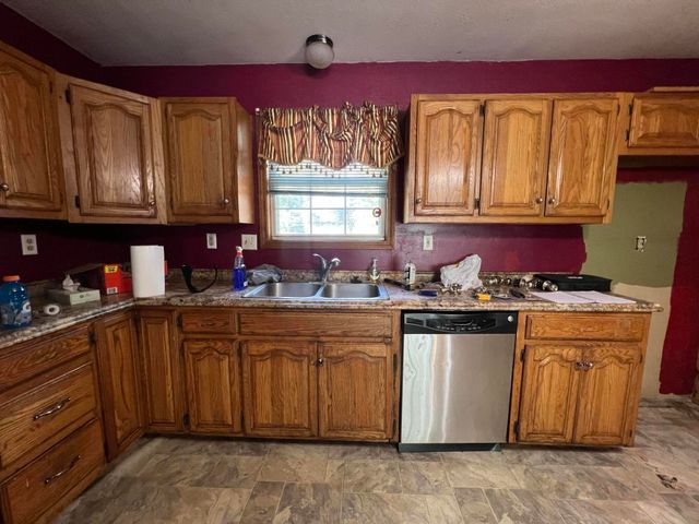 1021 West Crestview Lane, Republic, MO 65738