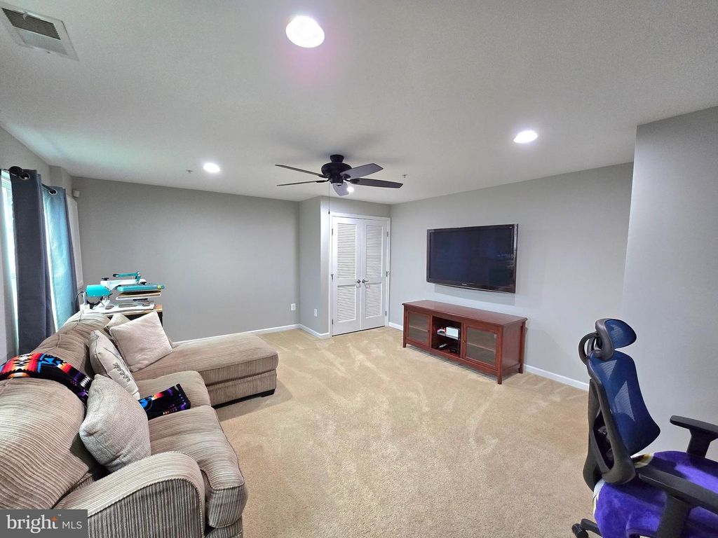 Image 2 of property listing at 1057 AGRICOPIA DR, La Plata, MD 20646