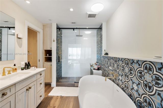 1040 Biscayne Blvd 1602, Miami, FL 33132