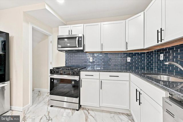 210 MARSHALL AVE, Darby, PA 19023