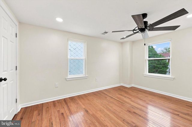 210 MARSHALL AVE, Darby, PA 19023