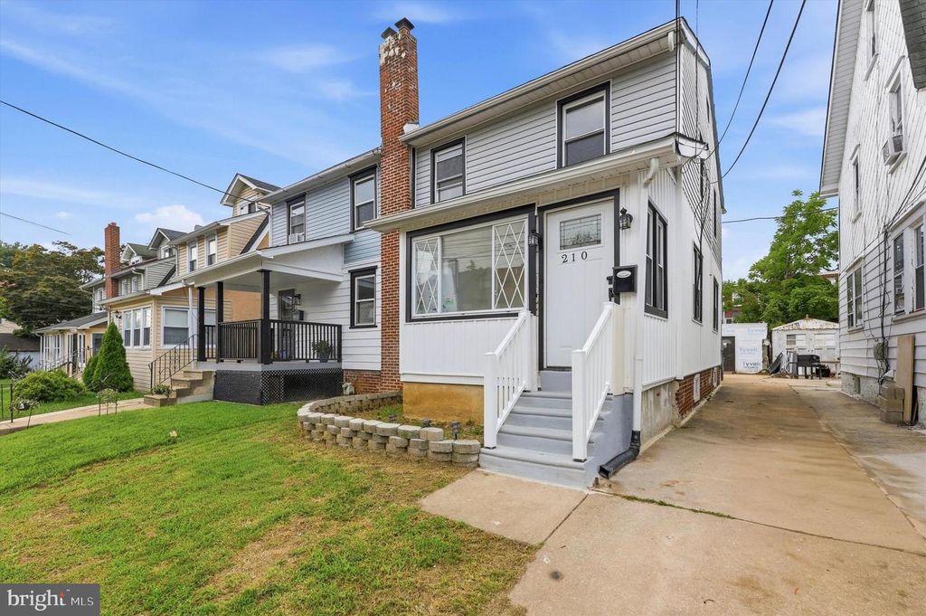 210 MARSHALL AVE, Darby, PA 19023
