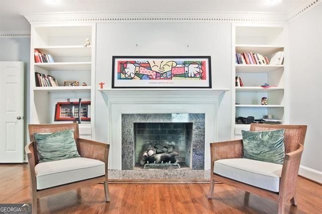 4 Harris Glen NW, Atlanta, GA 30327