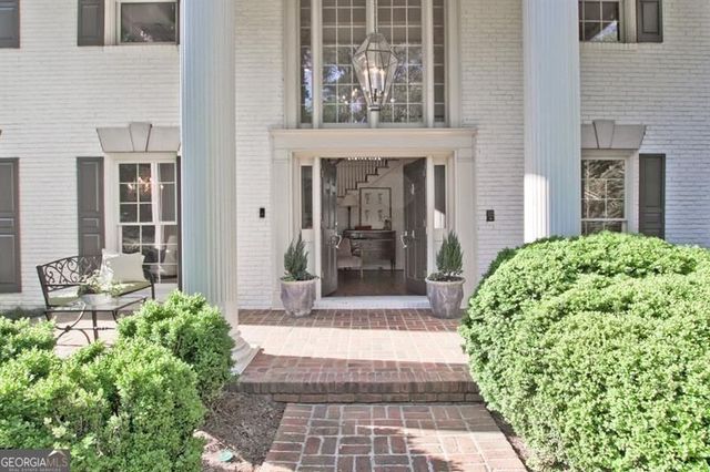 4 Harris Glen NW, Atlanta, GA 30327