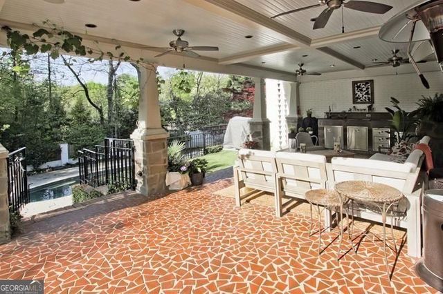4 Harris Glen NW, Atlanta, GA 30327